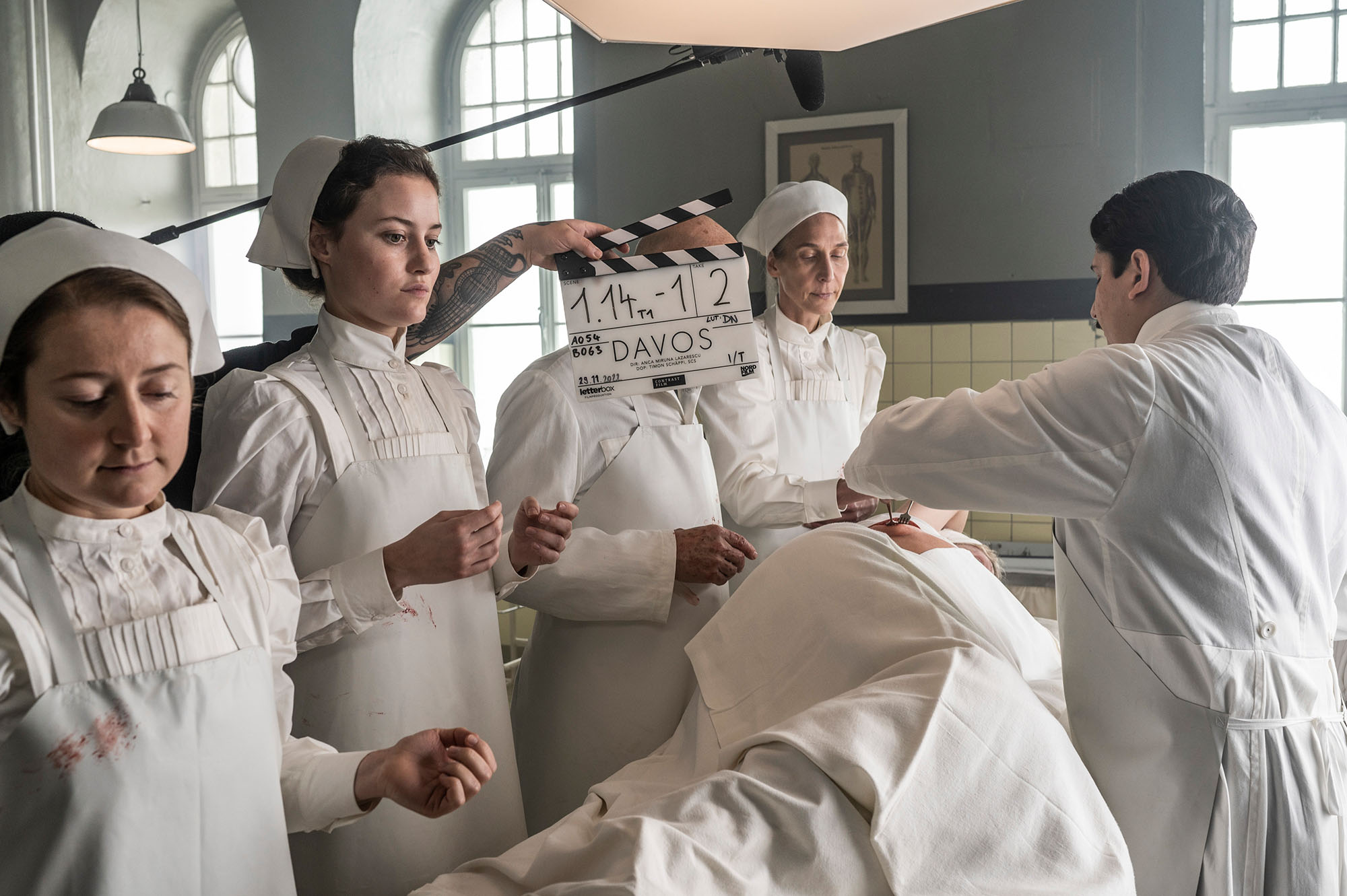 Die historische Spionage-Serie "Davos" über den titelgebenden Schweizer Alpen-Kurort stammt aus dem Hause Letterbox. Copyright: Pascal Mora | MOIN Filmförderung