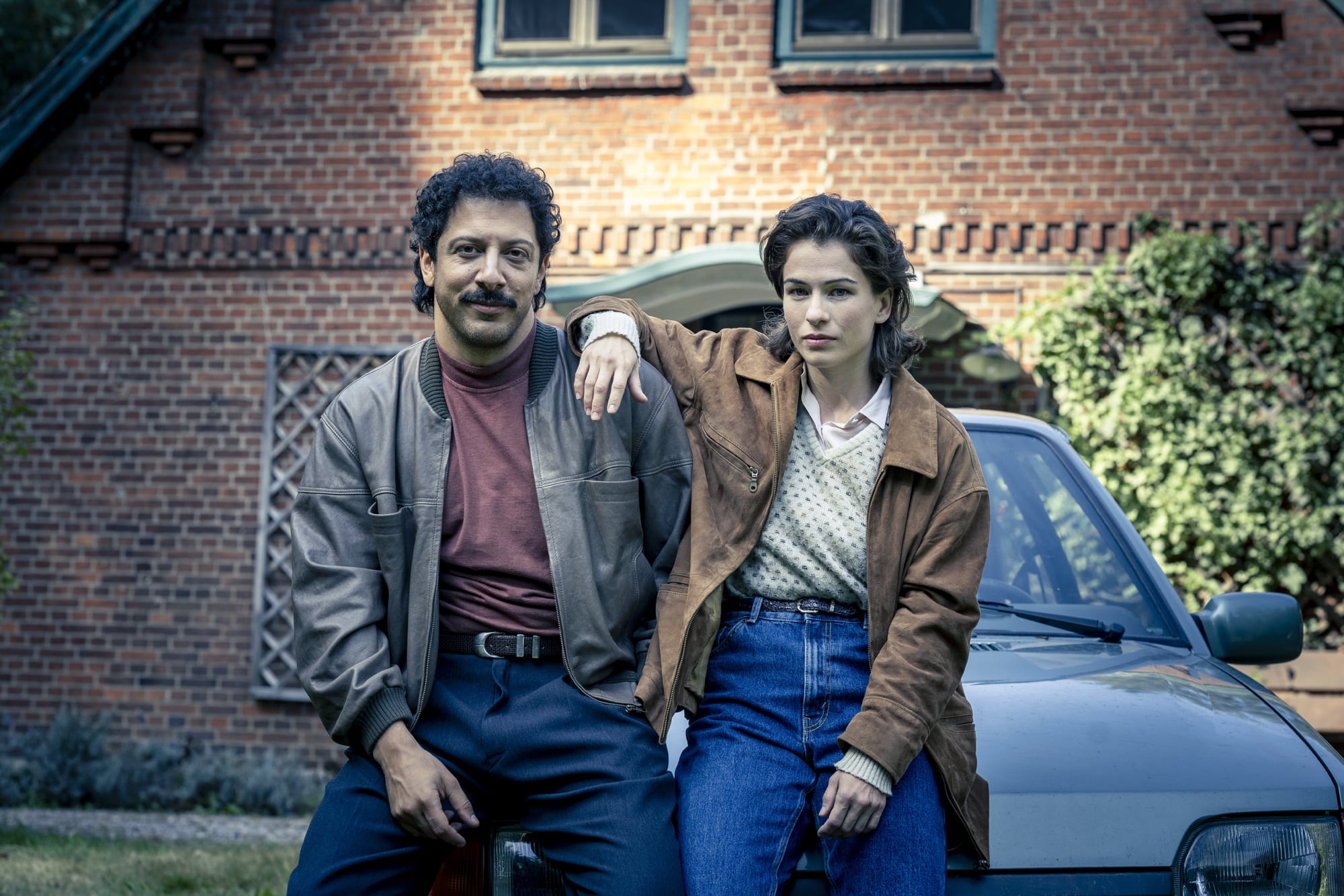 Die Thriller-Serie "Die Quellen des Bösen" mit Fahri Yardim und Henriette Confurius wurde im Herbst 2022 rund zwei Wochen in Hamburg und Schleswig-Holstein gedreht. Eine RTL/ Wüste Filmproduktion ©Anke Neugebauer | MOIN Filmförderung